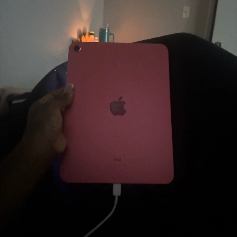 Apple Tablet - Black Frame